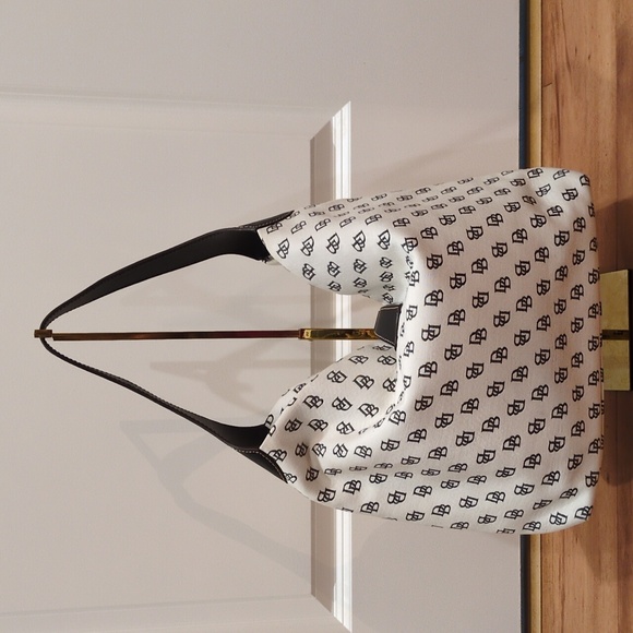 Dooney & Bourke White And Black monogtam Shoulder Hobo Bag Turnlock With Dustbag - Picture 4 of 17